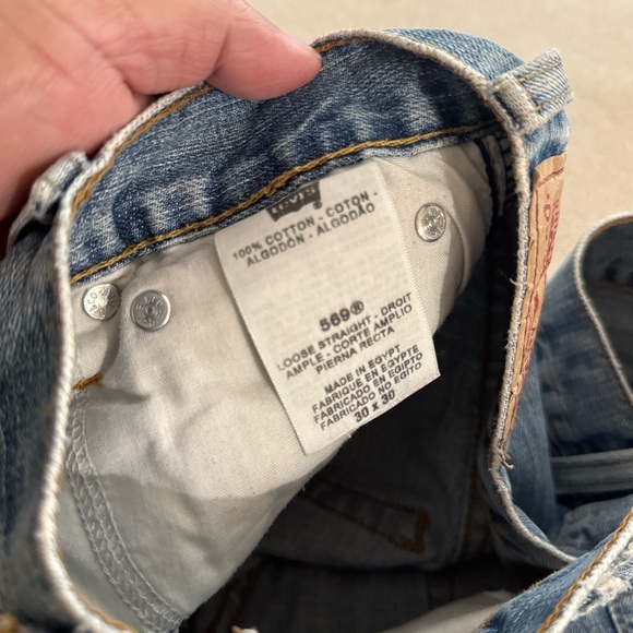 Levi's Light Blue Denim with Iconic Patch - Picture 5 of 6